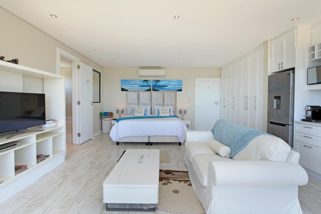Sea Mount Apartment Cape Town Room photo