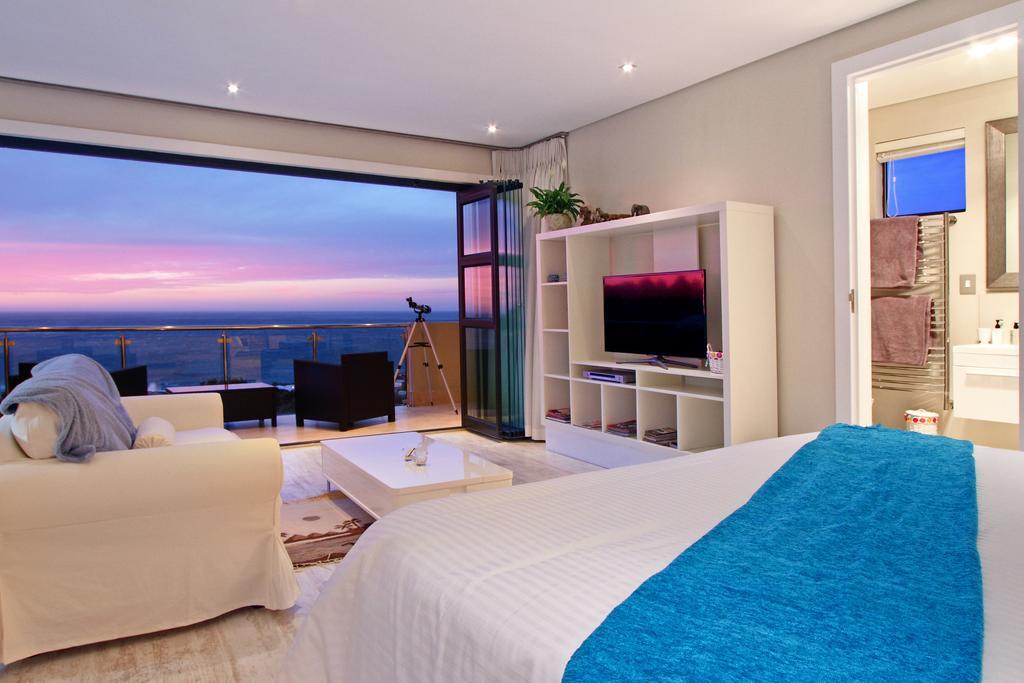 Sea Mount Apartment Cape Town Room photo